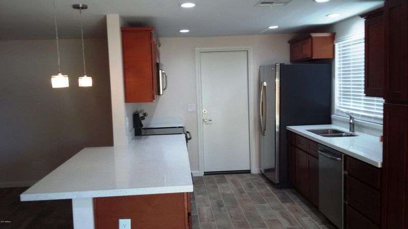 2394 N Comanche Dr, Chandler, AZ 85224