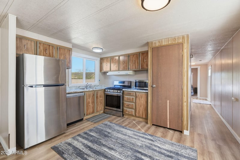 24 W Circle Mountain Rd, New River, AZ 85087