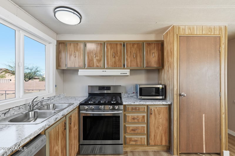 24 W Circle Mountain Rd, New River, AZ 85087