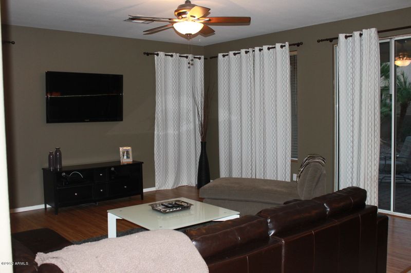 240 E Constitution Dr, Gilbert, AZ 85296