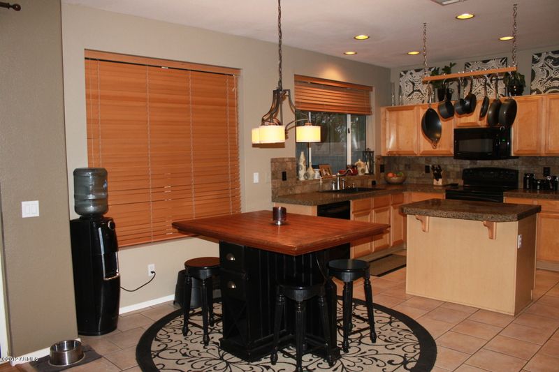 240 E Constitution Dr, Gilbert, AZ 85296