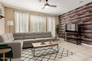 240 Juniper Ave #1053, Gilbert, AZ 85233