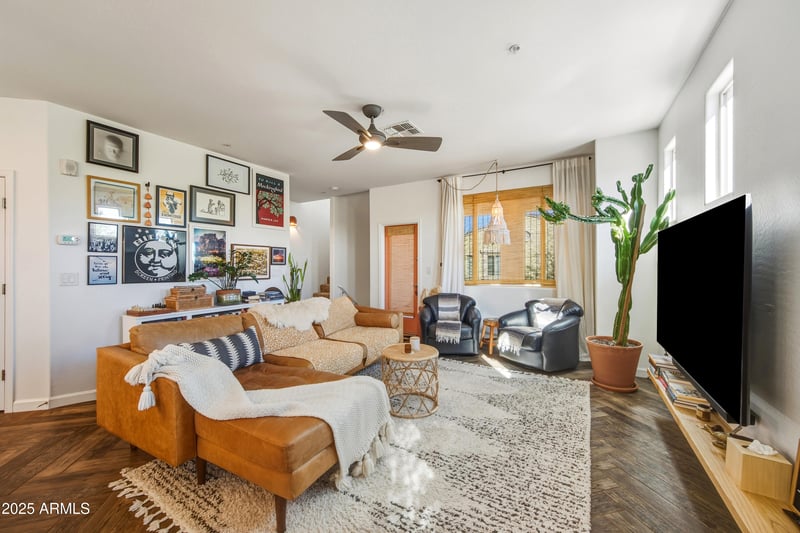 240 Juniper Ave #1069, Gilbert, AZ 85233