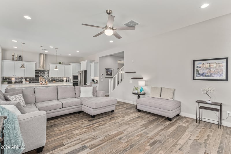 240 W Fellars Dr, Phoenix, AZ 85023