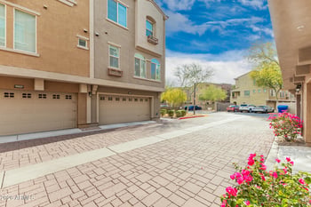 240 Juniper Ave #1036, Gilbert, AZ 85233