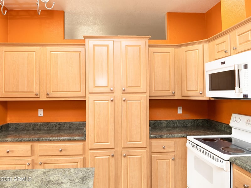 2400 Baseline Ave #87, Apache Junction, AZ 85119