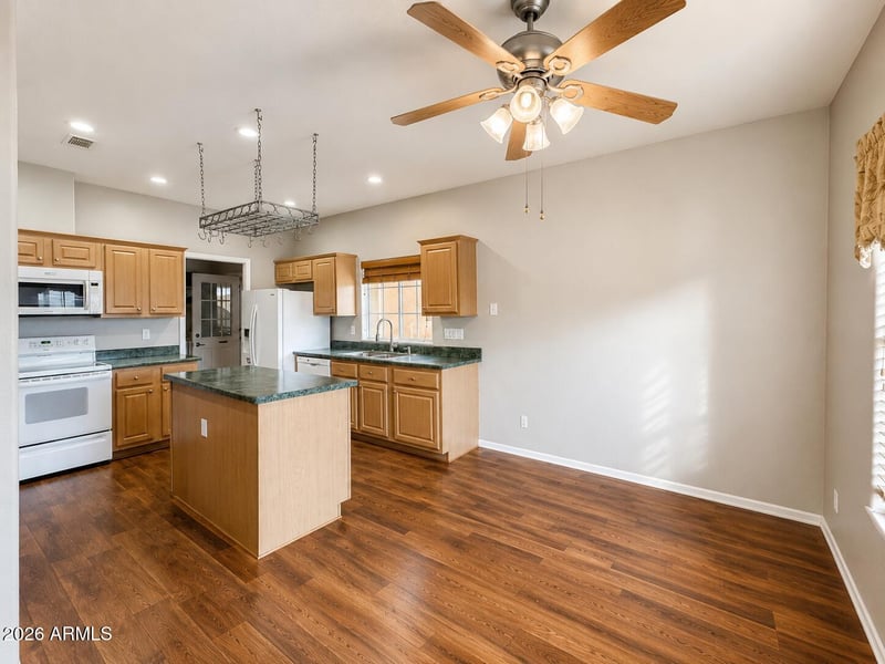 2400 Baseline Ave #87, Apache Junction, AZ 85119