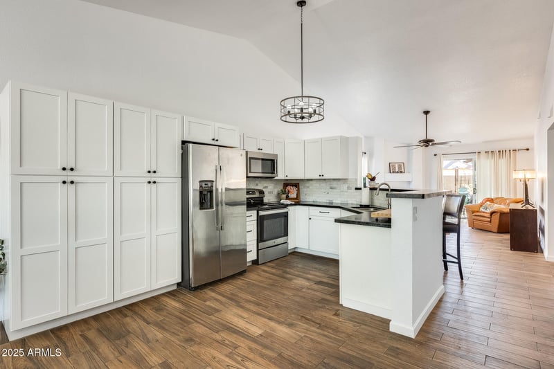 24009 39th Ln, Glendale, AZ 85310
