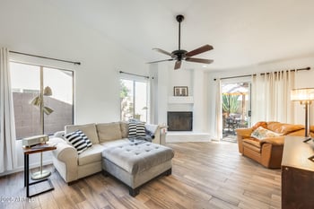 24009 39th Ln, Glendale, AZ 85310