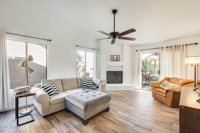 24009 39th Ln, Glendale, AZ 85310