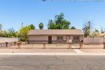 2401 27th St, Phoenix, AZ 85008