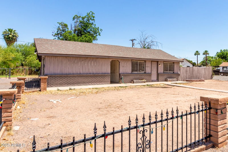 2401 27th St, Phoenix, AZ 85008