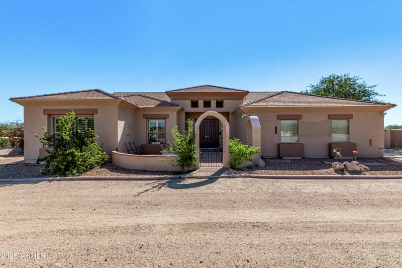 2401 Dixon Ln, San Tan Valley, AZ 85144