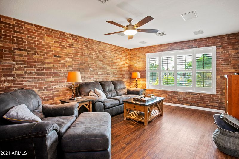 2401 E Shea Blvd, Phoenix, AZ 85028