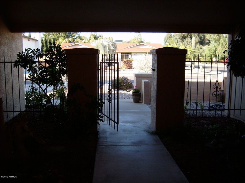 2401 W Hearn Rd, Phoenix, AZ 85023