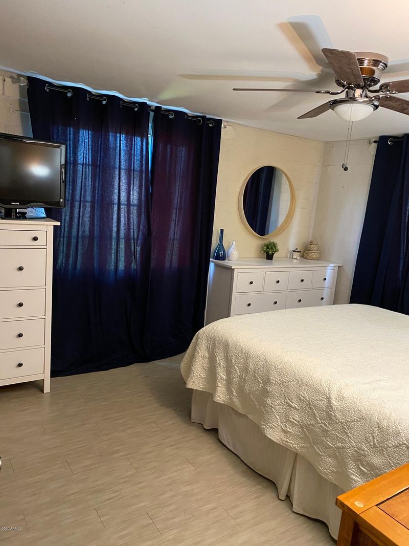 2401 W Montebello Ave, Phoenix, AZ 85015