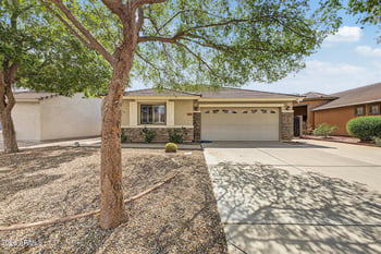 2401 W Silver Streak Way, San Tan Valley, AZ 85144