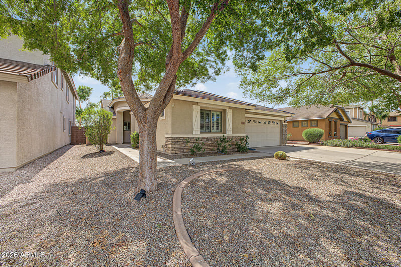 2401 W Silver Streak Way, San Tan Valley, AZ 85144