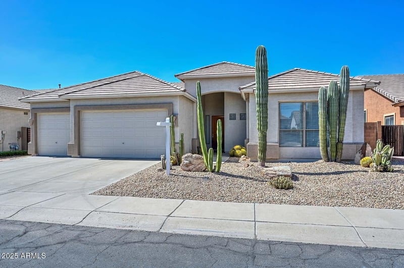 24016 66th Ln, Glendale, AZ 85310