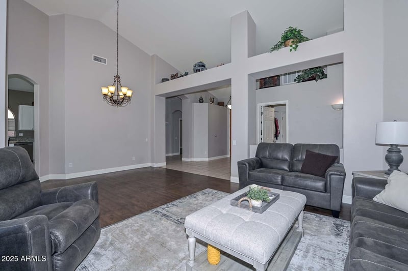 24016 66th Ln, Glendale, AZ 85310