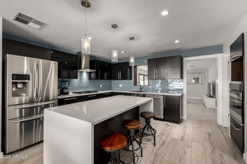 2402 37th St, Phoenix, AZ 85008