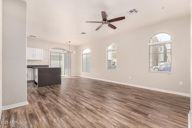 2402 5th St #1403, Tempe, AZ 85288