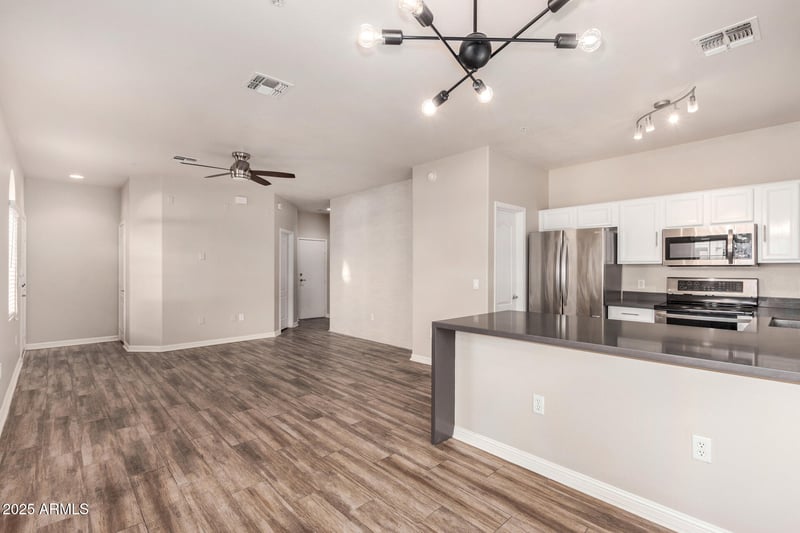 2402 5th St #1403, Tempe, AZ 85288