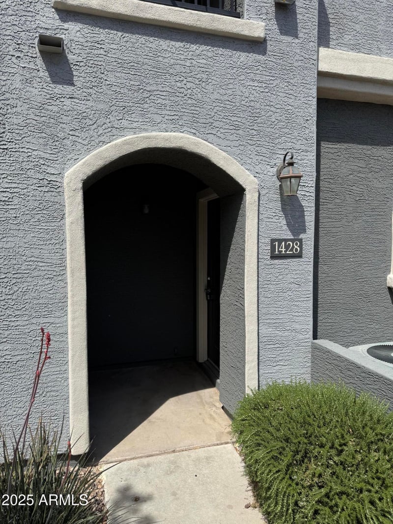 2402 5th St #1428, Tempe, AZ 85288