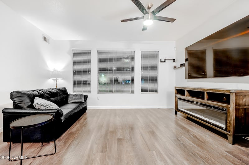 2402 5th St #1524, Tempe, AZ 85288