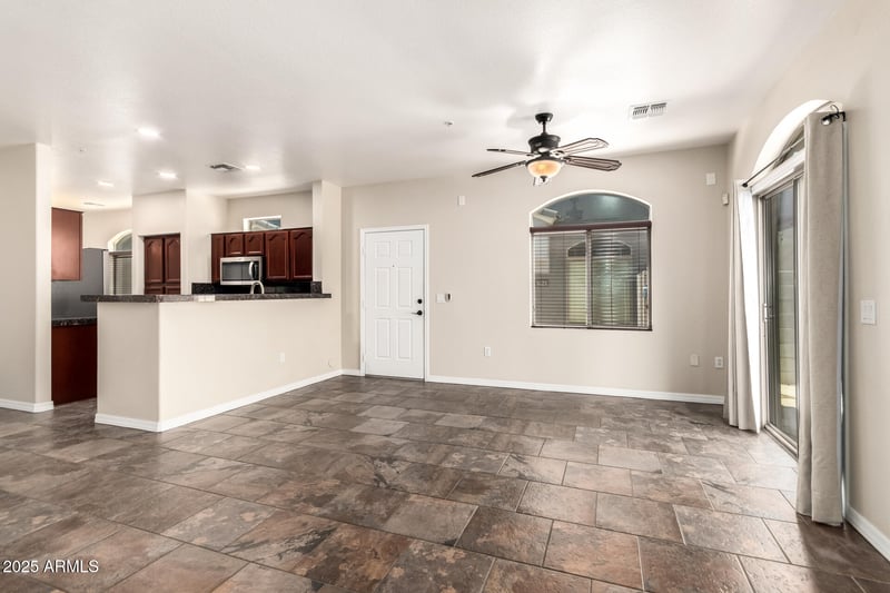 2402 5th St #1623, Tempe, AZ 85288