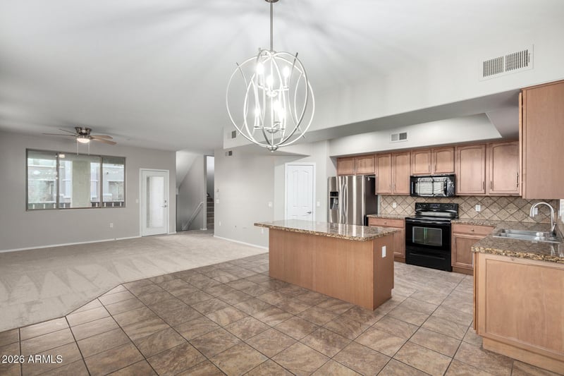 2402 5th St #1706, Tempe, AZ 85288