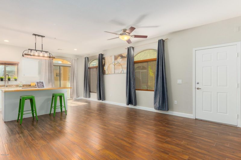 2402 E 5th St #1586, Tempe, AZ 85288