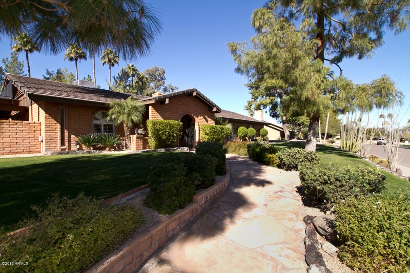2402 E Cheryl Dr, Phoenix, AZ 85028