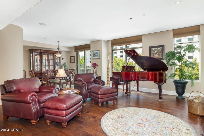 2402 E Esplanade Ln #305, Phoenix, AZ 85016