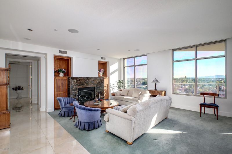 2402 E Esplanade Ln #703, Phoenix, AZ 85016