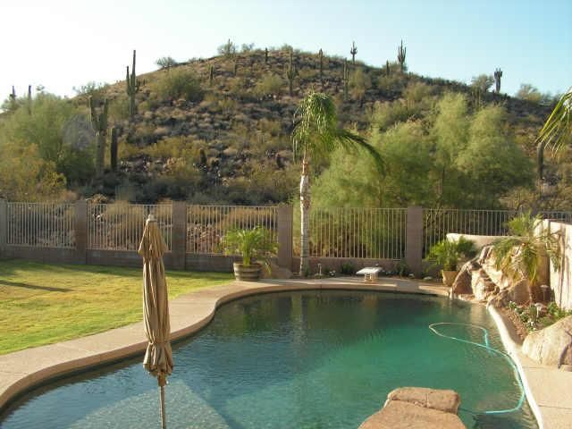 2402 E Paraiso Dr, Phoenix, AZ 85024