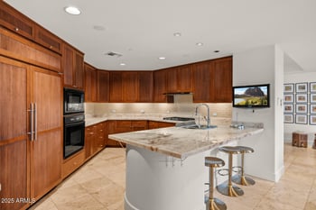 2402 Esplanade Ln #204, Phoenix, AZ 85016