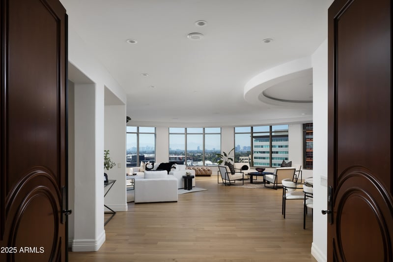 2402 Esplanade Ln #902, Phoenix, AZ 85016