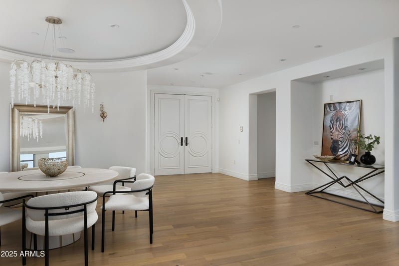 2402 Esplanade Ln #902, Phoenix, AZ 85016