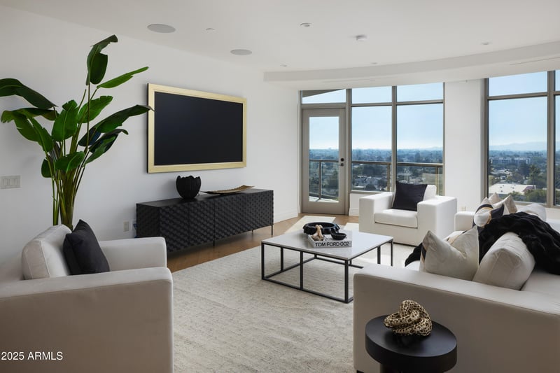 2402 Esplanade Ln #902, Phoenix, AZ 85016