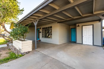 2402 37th St, Phoenix, AZ 85008