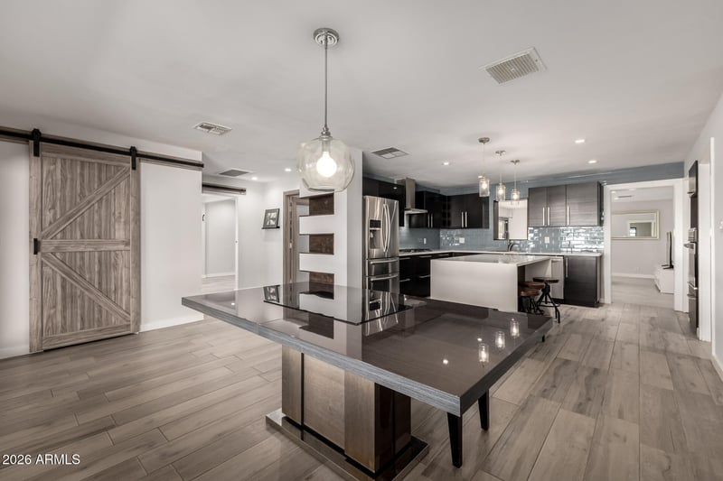 2402 37th St, Phoenix, AZ 85008