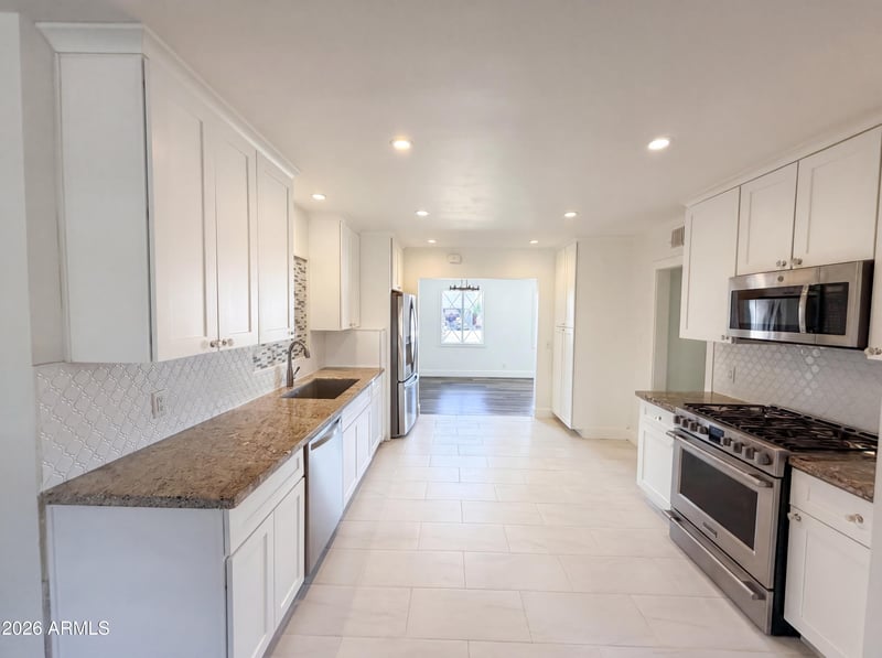 2402 W Anderson Ave, Phoenix, AZ 85023