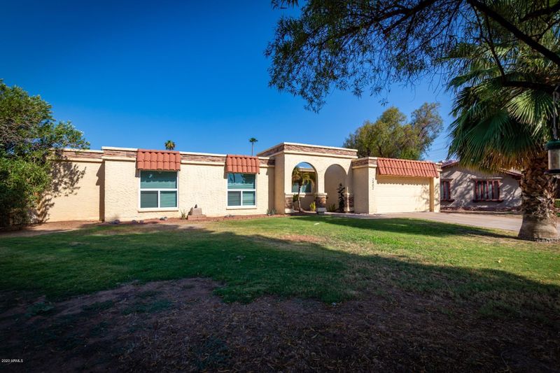 2402 W Peralta Cir, Mesa, AZ 85202