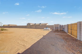 24025 W Beacon Ln, Wittmann, AZ 85361