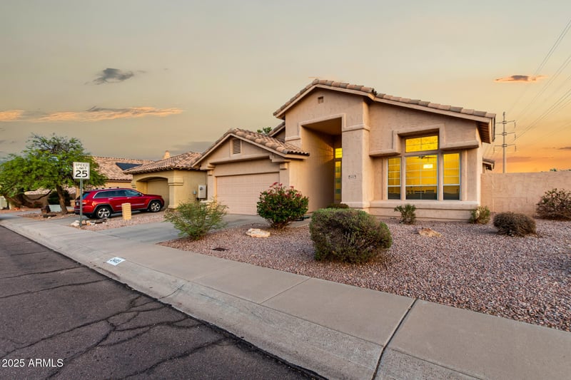 2403 E Mountain Vista Dr, Phoenix, AZ 85048