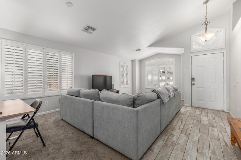 2403 Rosemonte Dr, Phoenix, AZ 85050