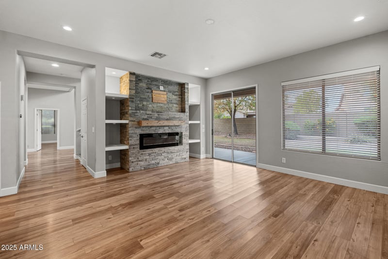 2403 Kit Carson Ct, Phoenix, AZ 85086