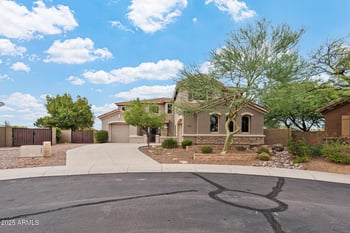 2403 Kit Carson Ct, Phoenix, AZ 85086