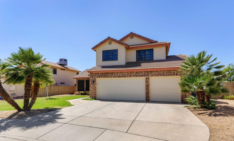 24032 N 42nd Dr, Glendale, AZ 85310